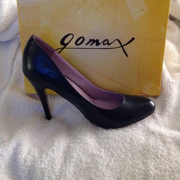 NWT Beautiful Navy Pumps 8.5 - Picture 4 of 11